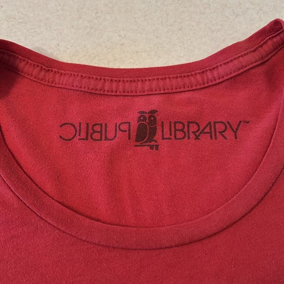 Women’s Ladies Small “Don’t be a Grinch” Red Shirt 💚❤️ - Picture 4 of 8